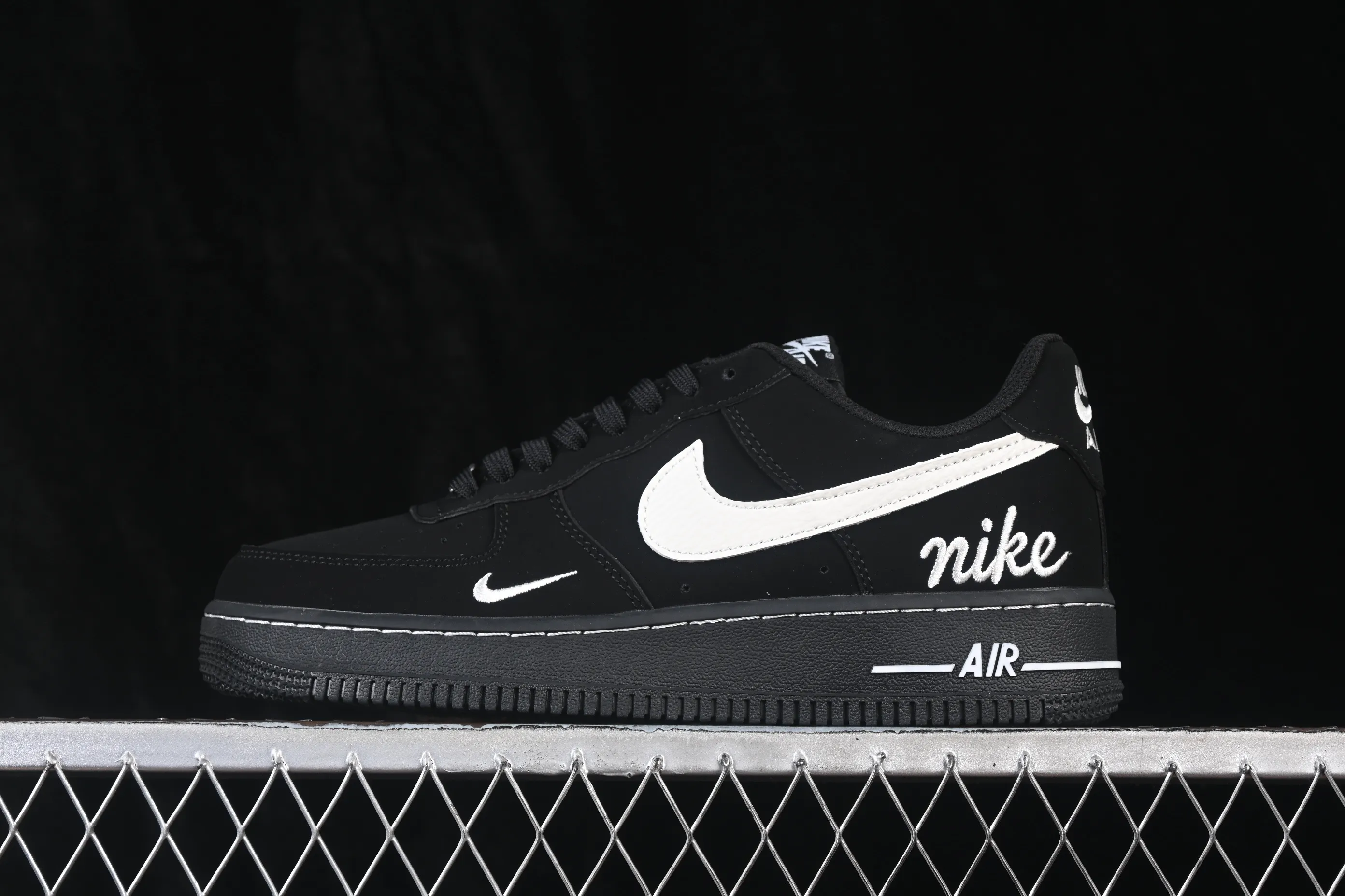 All Categories Nk Air Force 1 Air Force Series Nk Air Force 1 Low Air Force Low Nike Air Force 1'07 Low Black Suede Warrior Air Force One Low Casual Shoes NH0601-547